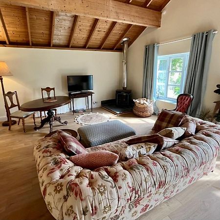 The Billiard Room - Cosy Country Retreat Abergavenny Exterior photo